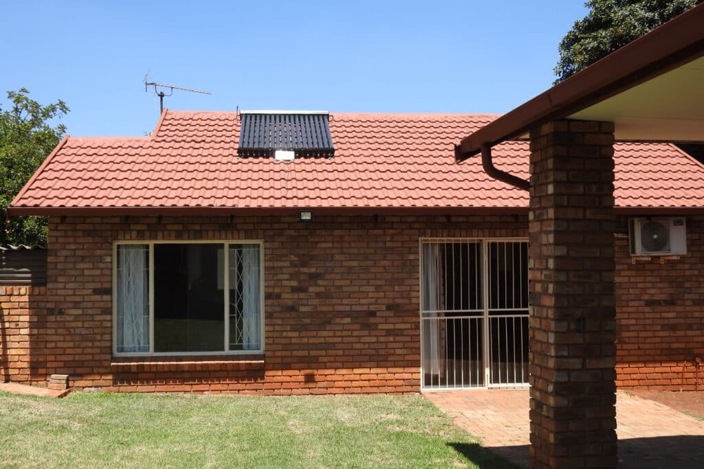 Online Auction: 2 Bedroom house, The Orchards Ext. 11