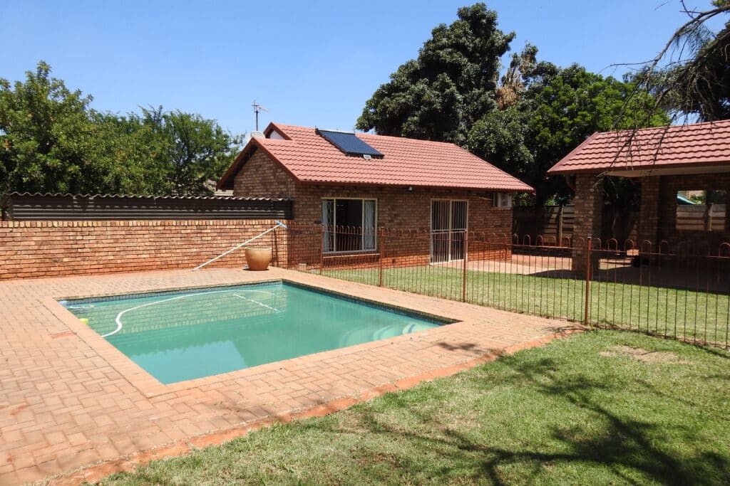 Online Auction: 2 Bedroom house, The Orchards Ext. 11