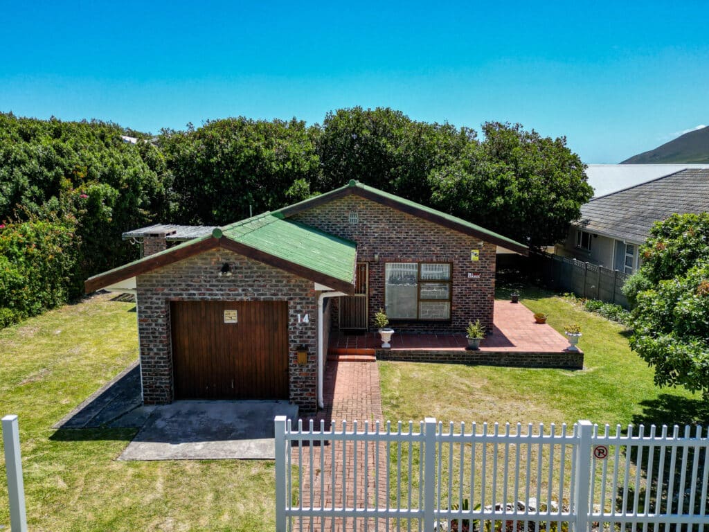 Online Auction: 2-Bedroom House Onrusrivier, Western Cape