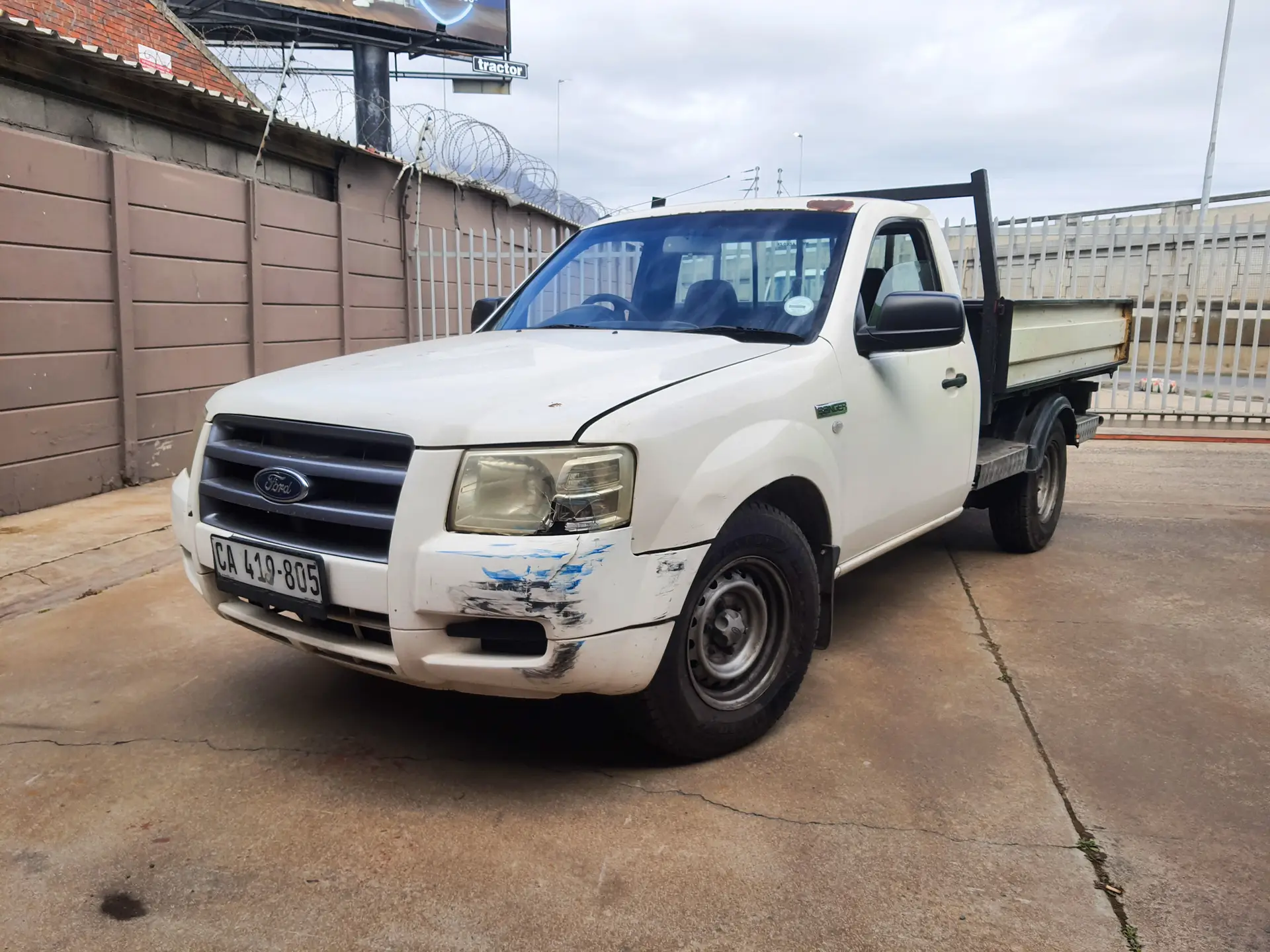 CPT Online Auction: Heavy Machinery, Vehicles, Furniture & Containers