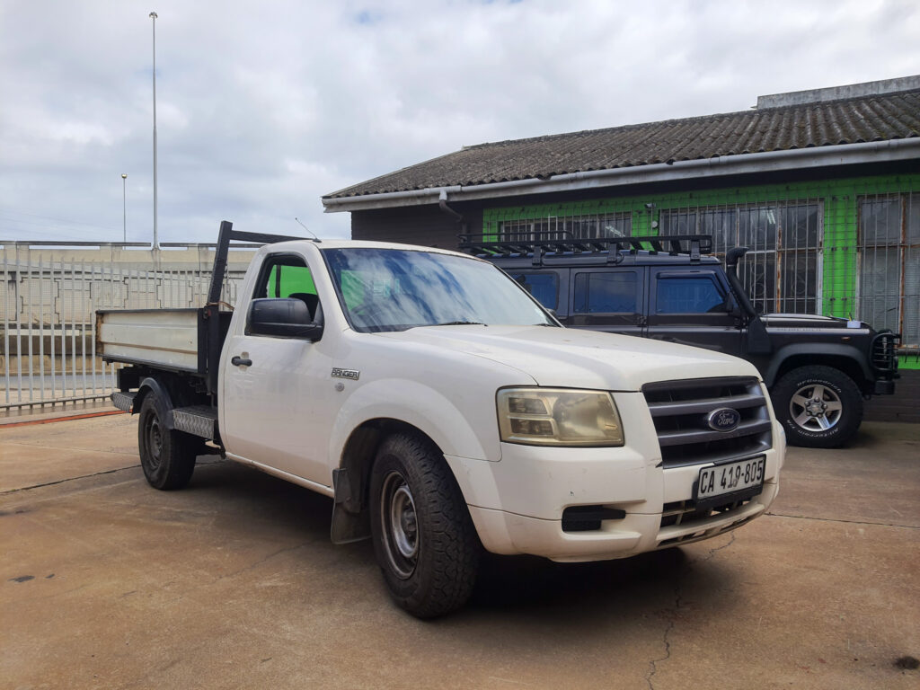 CPT Online Auction: Heavy Machinery, Vehicles, Furniture & Containers