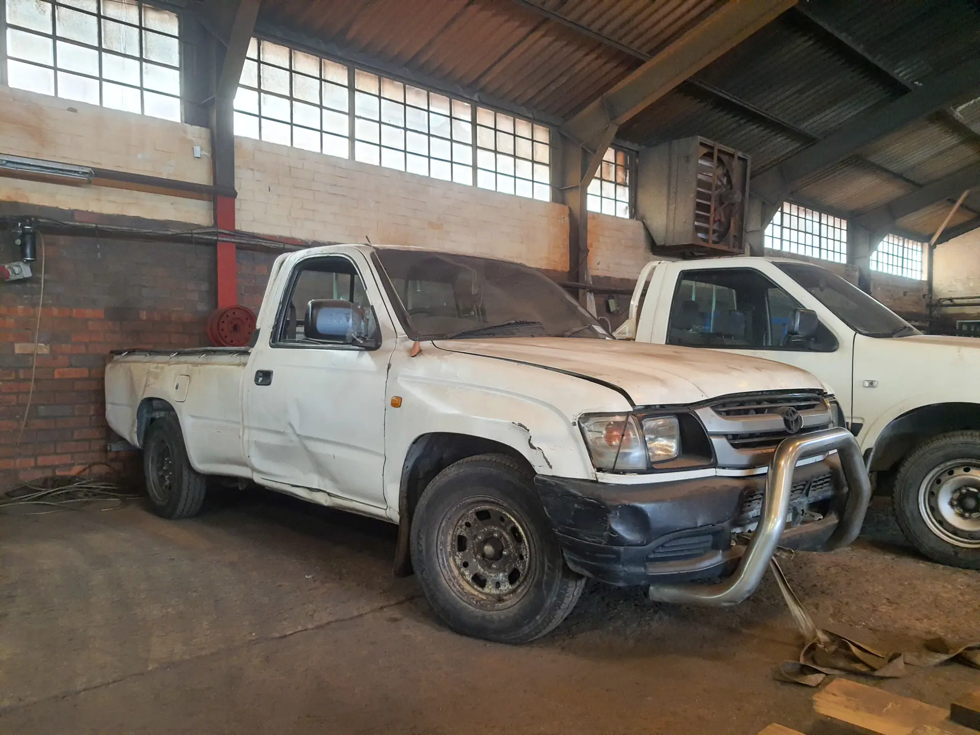 CPT Online Auction: Heavy Machinery, Vehicles, Furniture & Containers