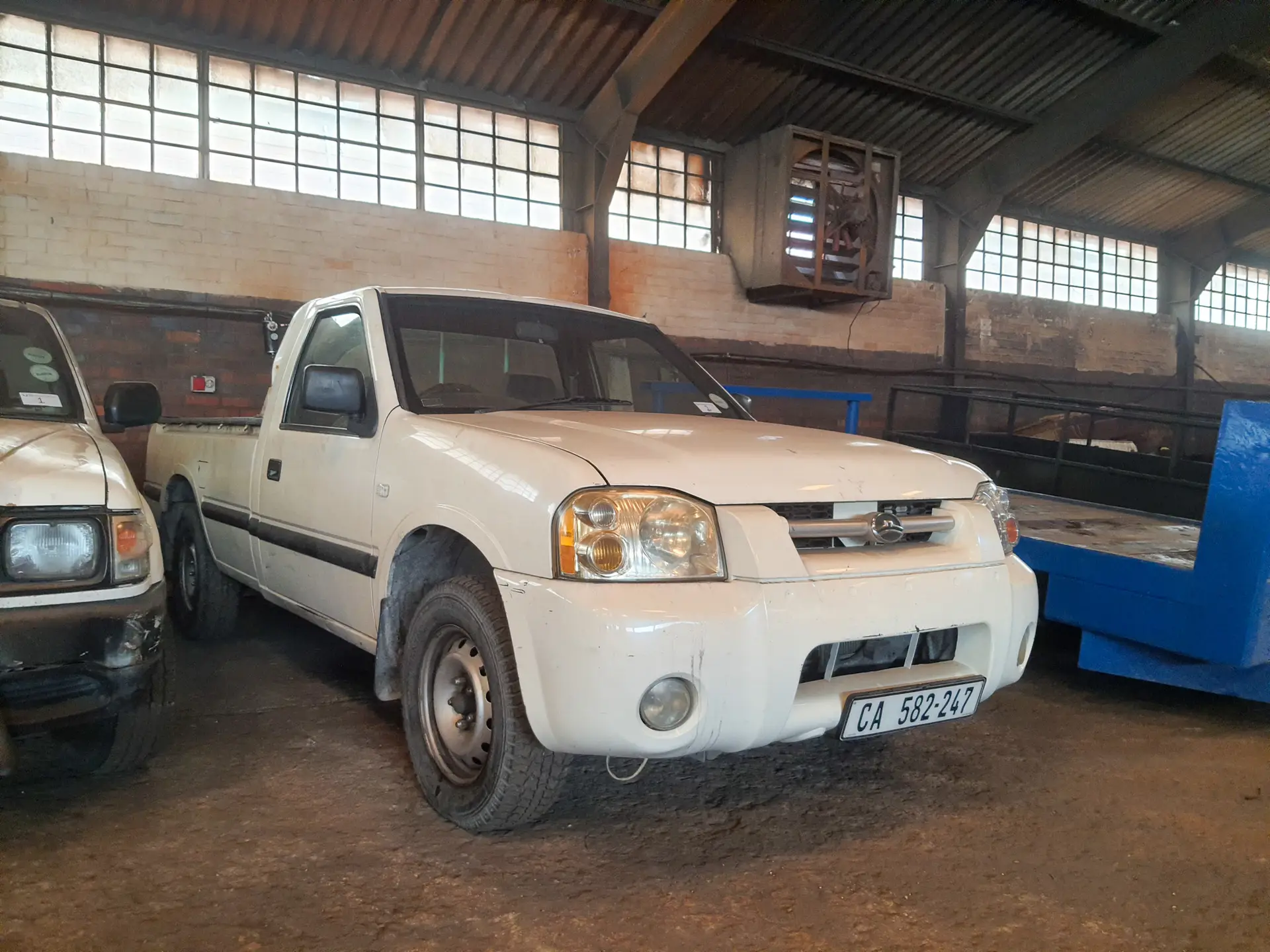 CPT Online Auction: Heavy Machinery, Vehicles, Furniture & Containers