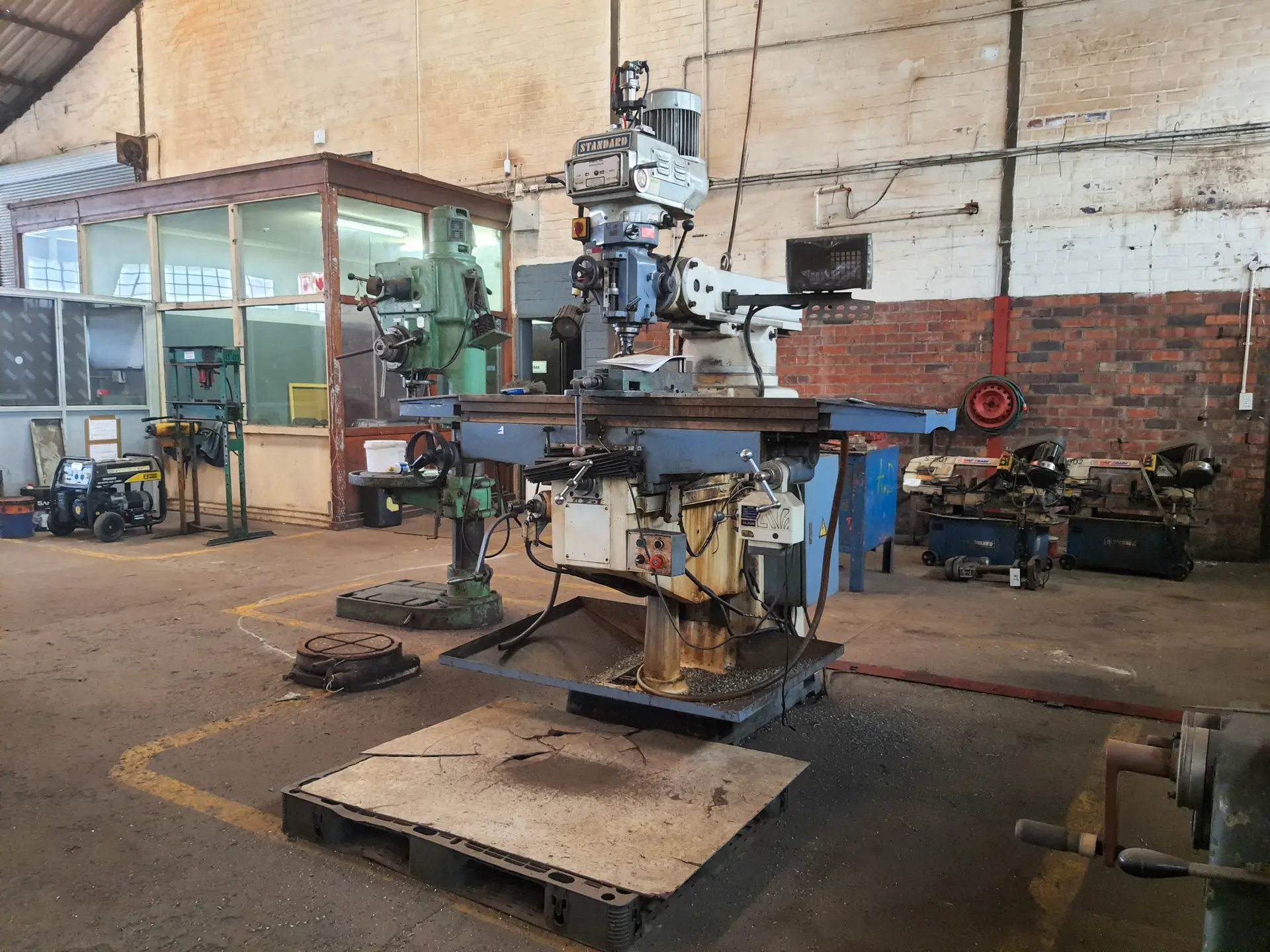 CPT Online Auction: Heavy Machinery, Vehicles, Furniture & Containers