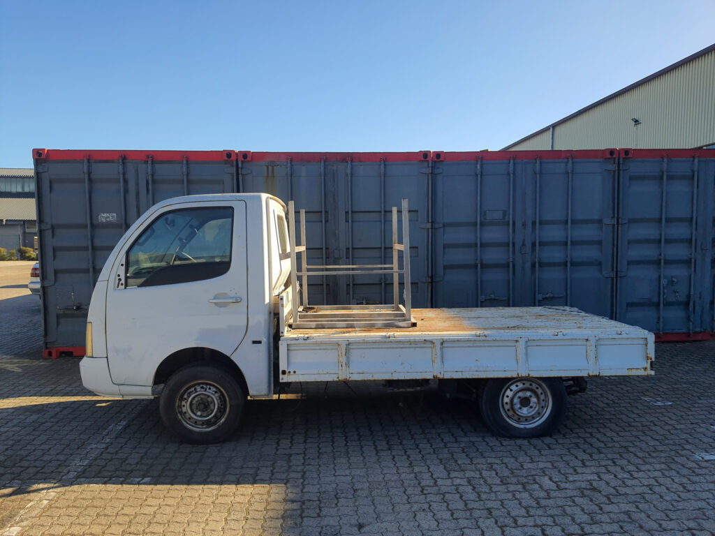 Cape Town Warehouse Auction: Vehicles & Solatek Batteries