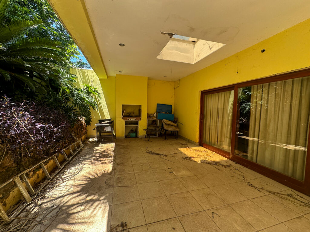 Online Auction Bank Instruction 6-Bedroom Renovators Dream Hurlingham Manor Sandton