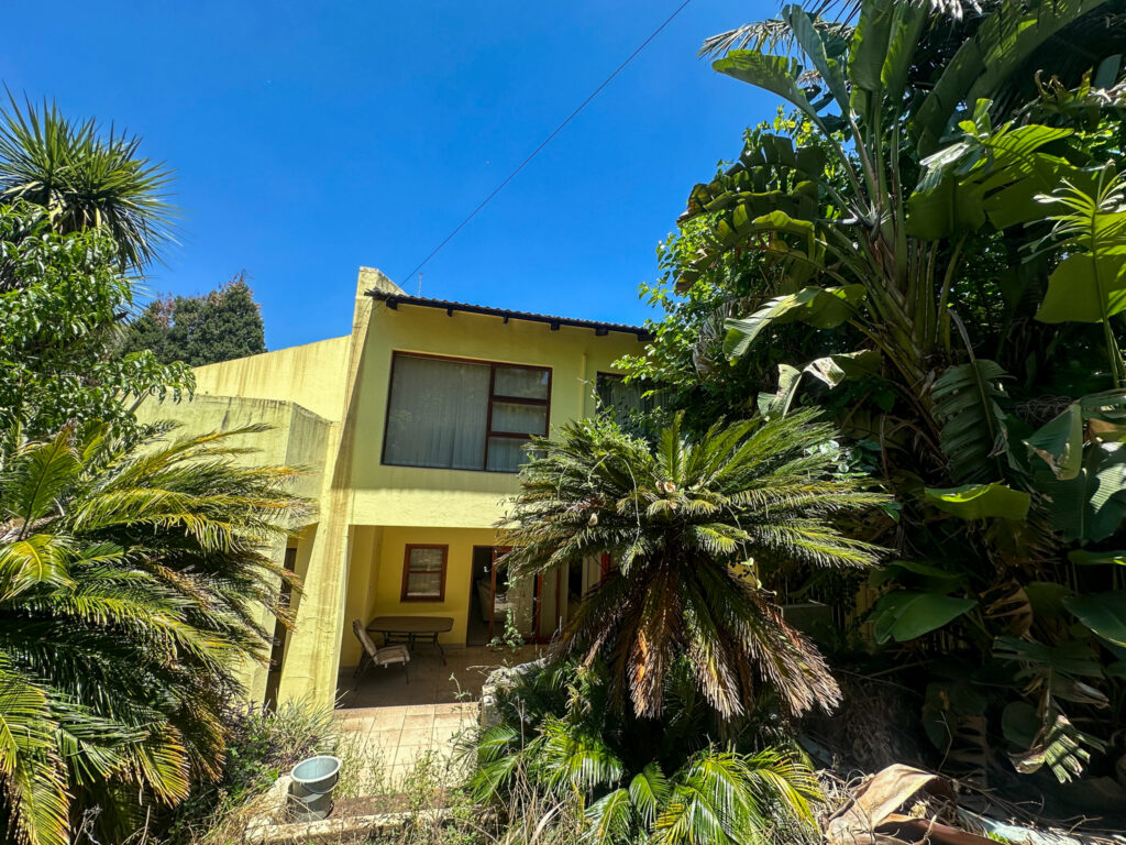 Online Auction Bank Instruction 6-Bedroom Renovators Dream Hurlingham Manor Sandton