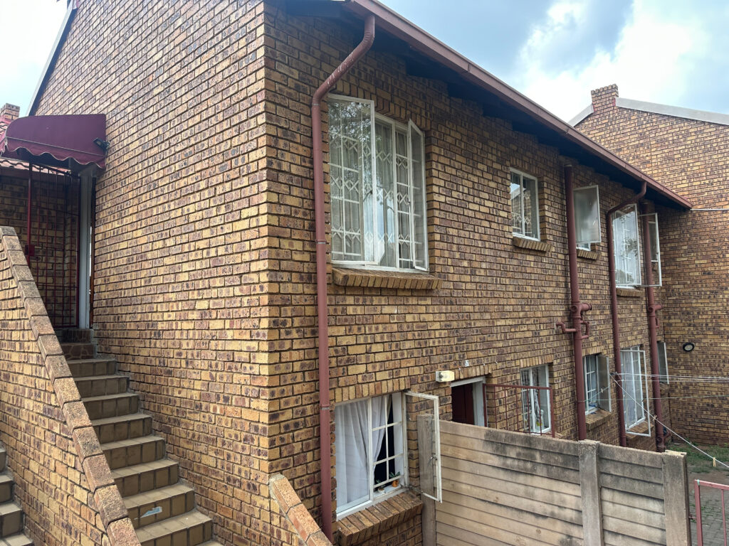 Insolvent Estate: Urgent Sale: 3 Bedroom Apartment, Faerie Glen, Pretoria