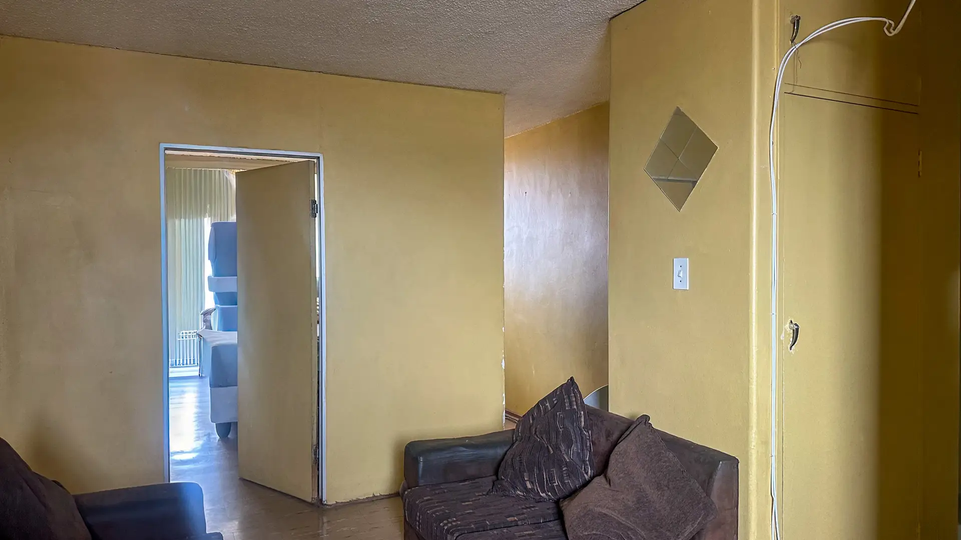 Urgent Sale: 3 Bedroom apartment in Oranjehof Suid, Pretoria