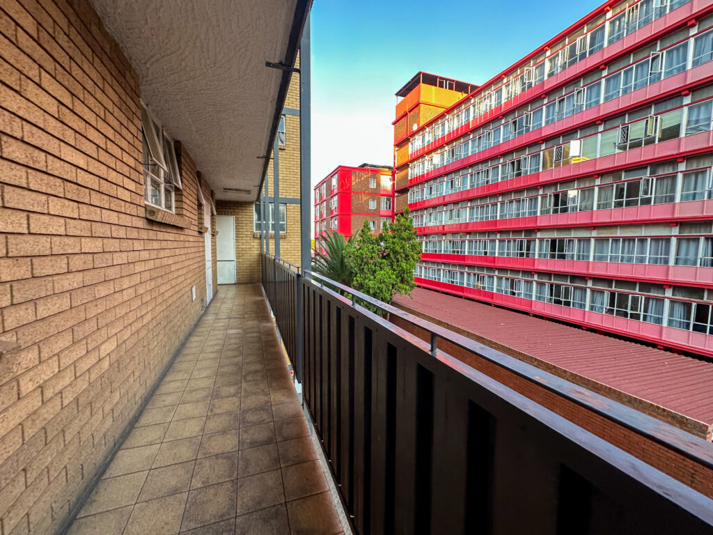 Urgent Sale: 2 Bedroom Apartment in SS Oubos, Pretoria Central, Gauteng.