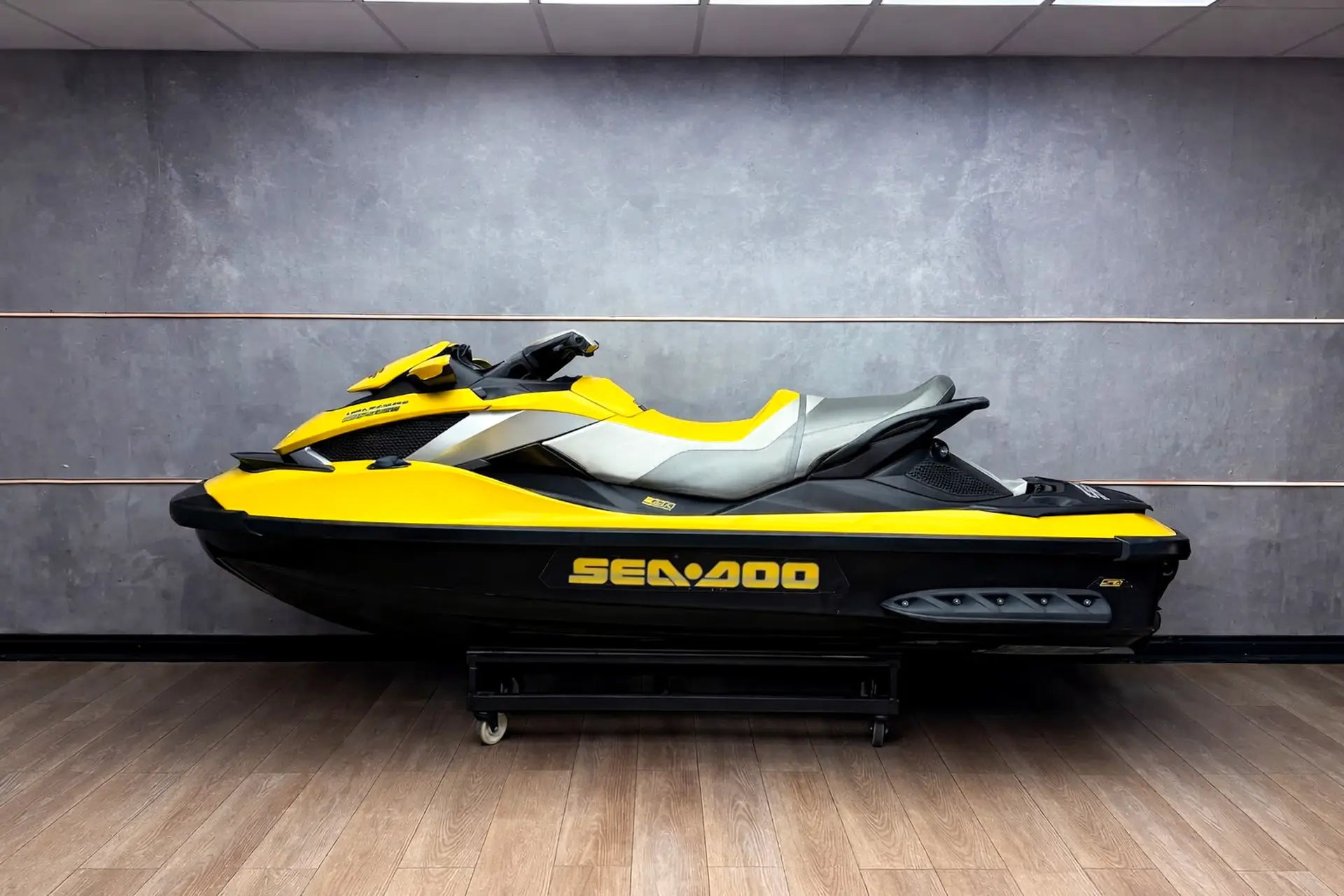 auction Vehicles, Motorcycles & Plant