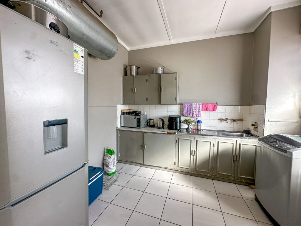 1-Bedroom Apartment in Rosemead, Arcadia, Gauteng – Urgent Sale