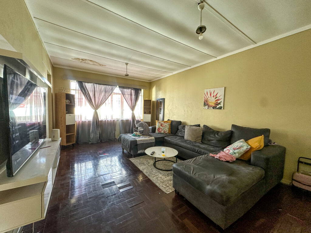 1-Bedroom Apartment in Rosemead, Arcadia, Gauteng – Urgent Sale