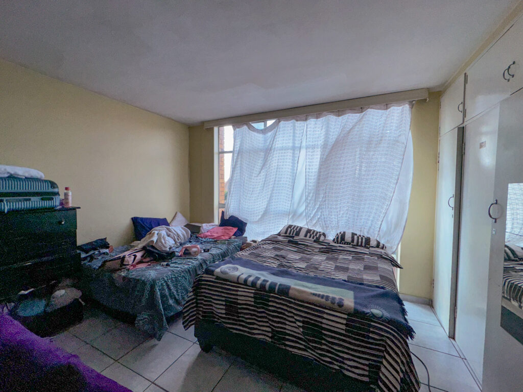 Bachelor unit in Incasa, Sunnyside, Pretoria – Urgent Sale