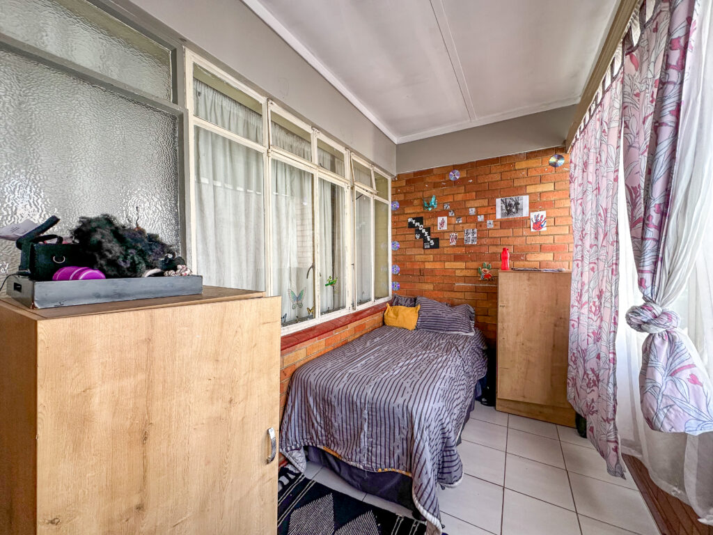 1-Bedroom Apartment in Rosemead, Arcadia, Gauteng – Urgent Sale