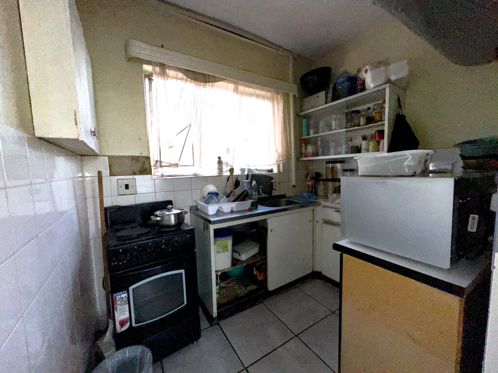 Bachelor unit in Incasa, Sunnyside, Pretoria – Urgent Sale