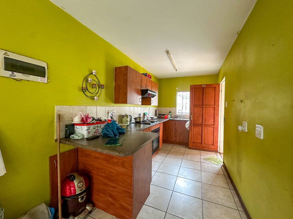 2-Bedroom Apartment in West Gardens, West Park, Gauteng – Insolvent Estate Urgent Sale