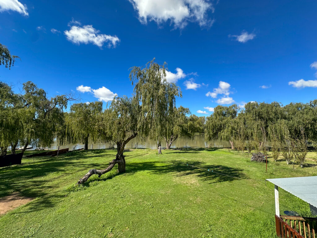 Riverfront Property Featuring Multiple Flats on the Vaal River in Christiana – Urgent Sale