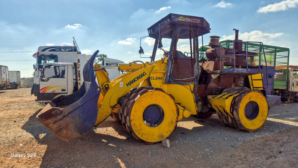 Salvage Trucks, Trailers, Glass & Aluminium Equipment Auction