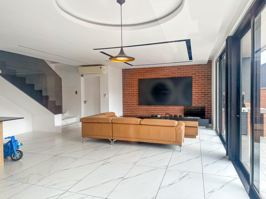 3-Bedroom Apartment in SS Yo Residences, Kengies, Johannesburg – Insolvent Estate Urgent Sale