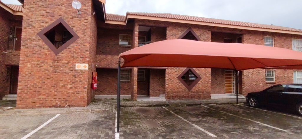 Insolvent Estate Online Auction: 2-Bedroom Unit in SS The Orchards, Crystal Park Ext. 28, Benoni