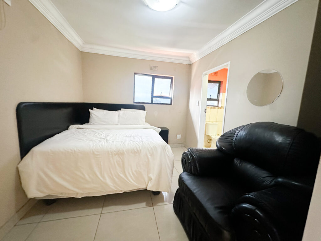 Online Auction: 20-Bedroom Guest Lodge Rosettenville, Johannesburg