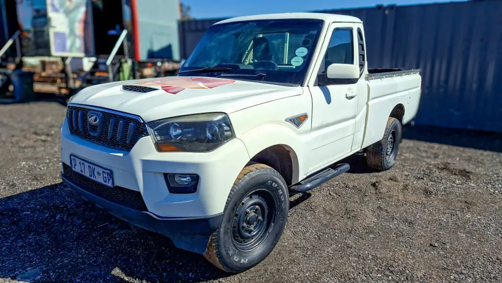 Plant Machinery Auction: Yellow Metal, Vehicles & Equipment