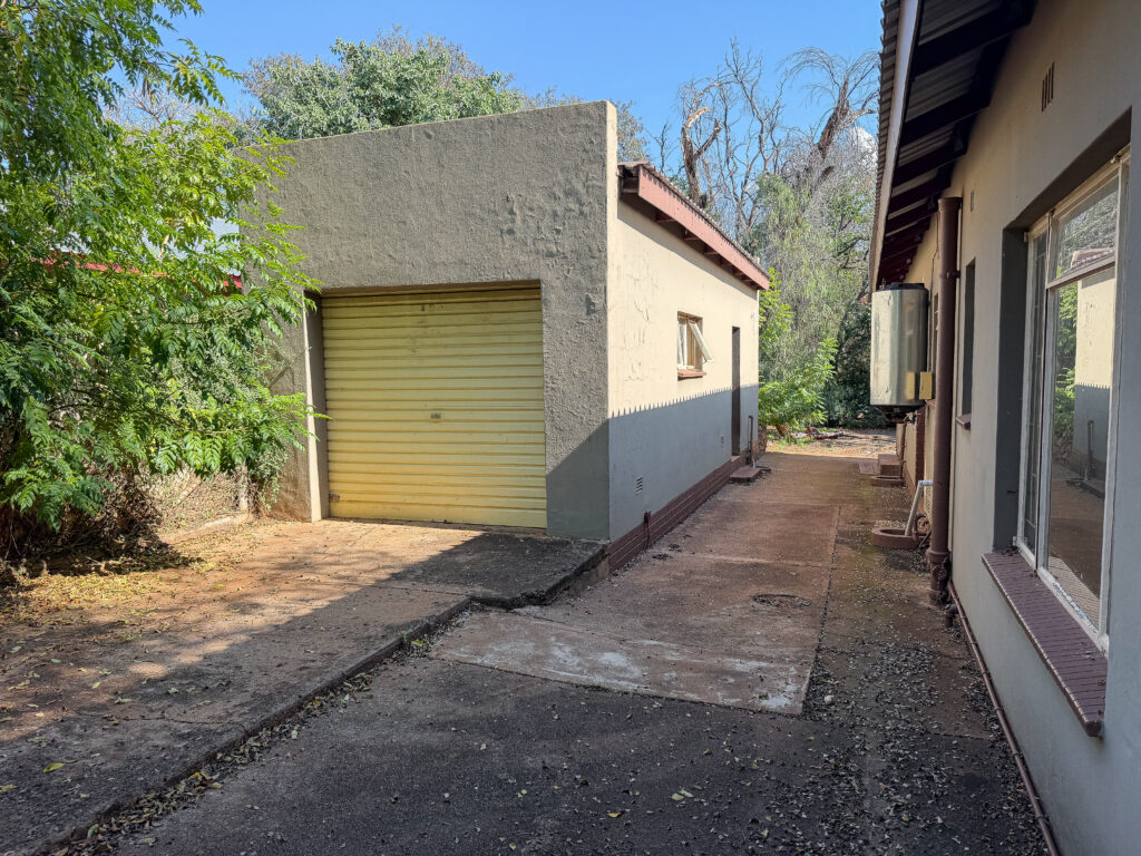 Online Auction: Day 2 – Thabazimbi Limpopo Corporate Residential Property Disposal of 5 x 3-Bedroom