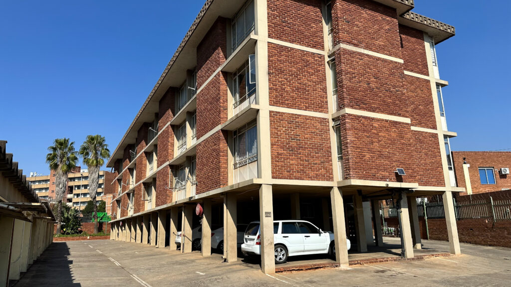 Online Auction: 3-Bedroom Apartment on the 3rd Floor – SS Amstel, Meyerspark 