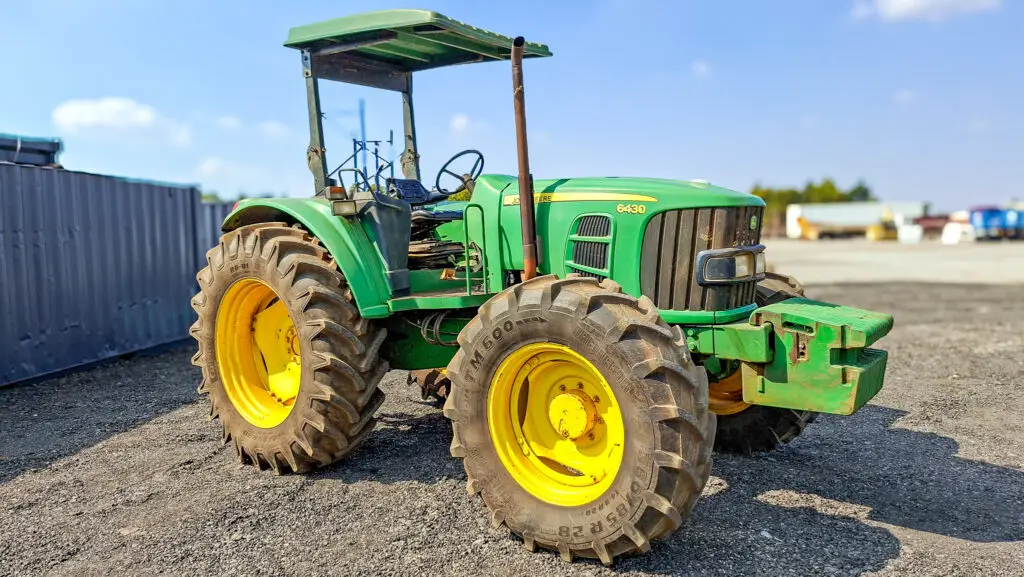 John Deere Harvester/Tractors, TLBs & Vehicles - Online Auction