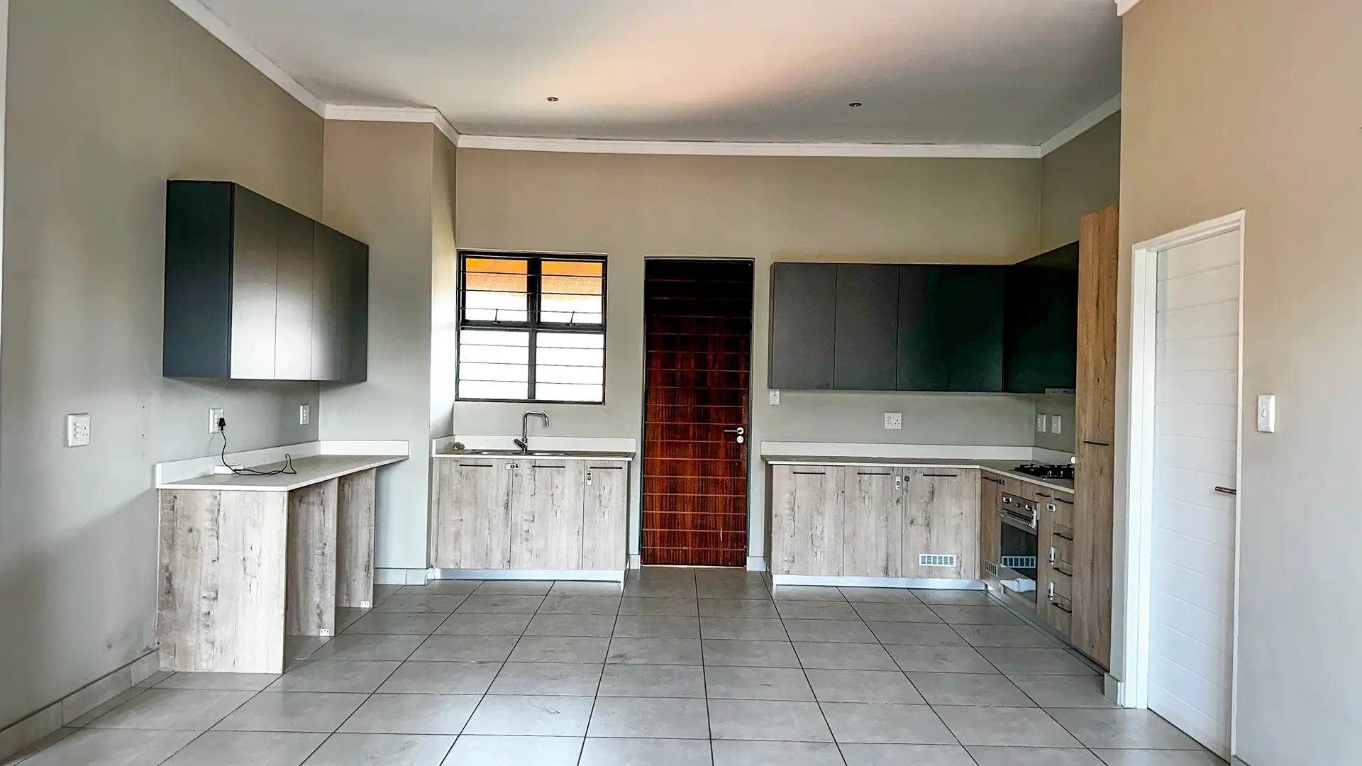 Liquidation Online Auction: 2-Bedroom 1st Floor Unit, SS IQ Rondebosch, Rietvalleirand Ext. 84, Pretoria