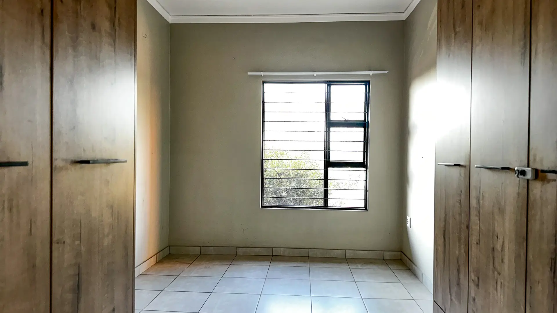 Liquidation Online Auction: 2-Bedroom 1st Floor Unit, SS IQ Rondebosch, Rietvalleirand Ext. 84, Pretoria
