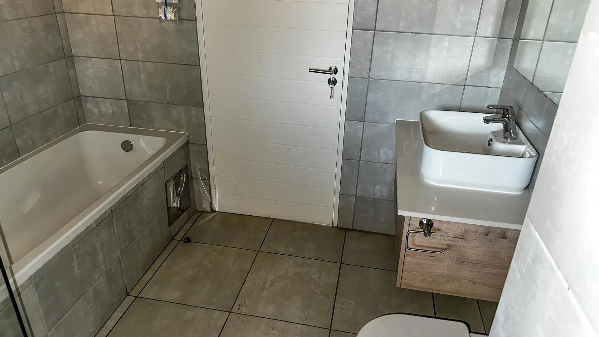 Liquidation Online Auction: 2-Bedroom 1st Floor Unit, SS IQ Rondebosch, Rietvalleirand Ext. 84, Pretoria