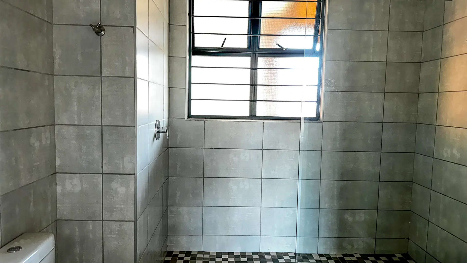 Liquidation Online Auction: 2-Bedroom 1st Floor Unit, SS IQ Rondebosch, Rietvalleirand Ext. 84, Pretoria