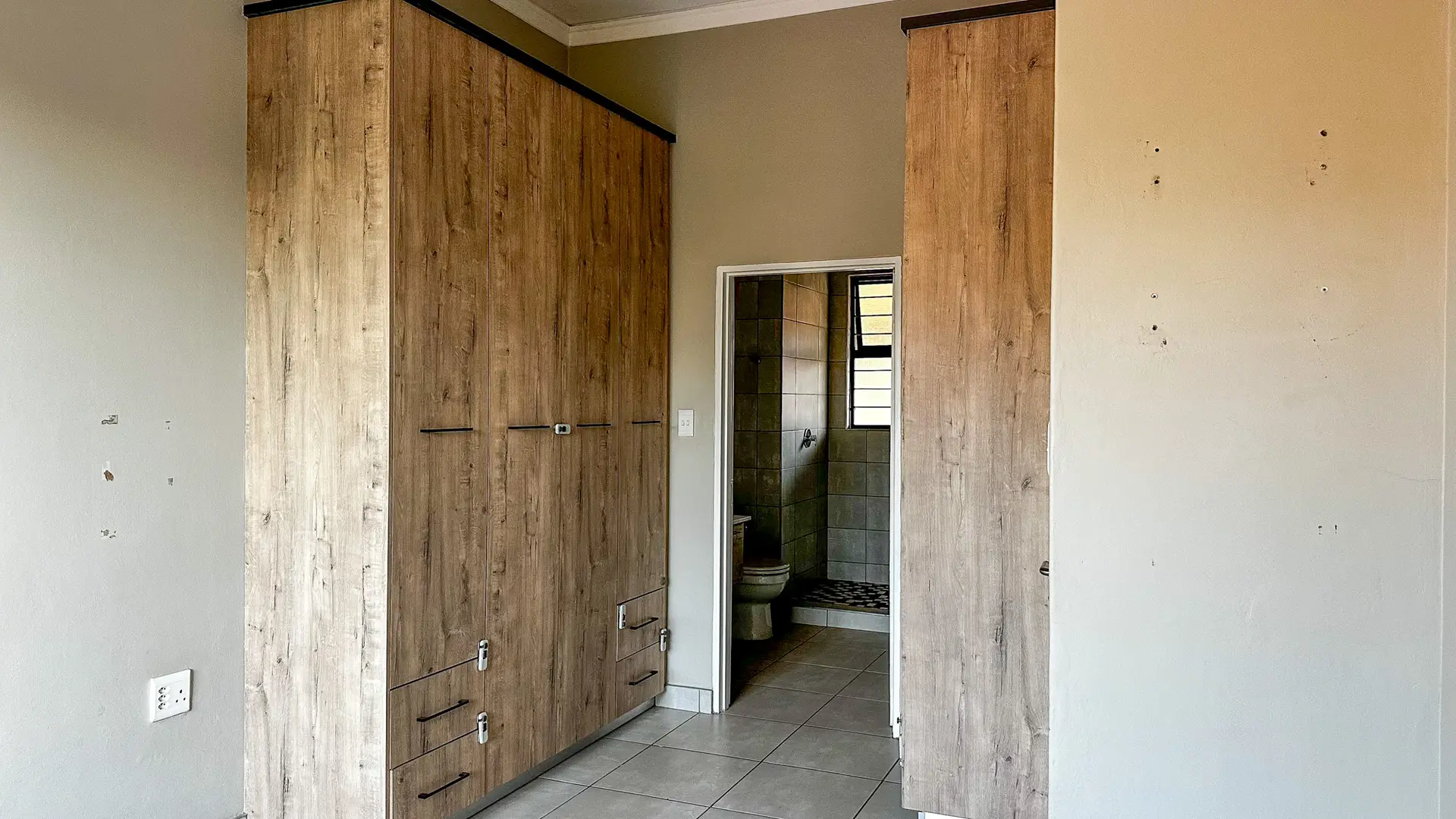Liquidation Online Auction: 2-Bedroom 1st Floor Unit, SS IQ Rondebosch, Rietvalleirand Ext. 84, Pretoria