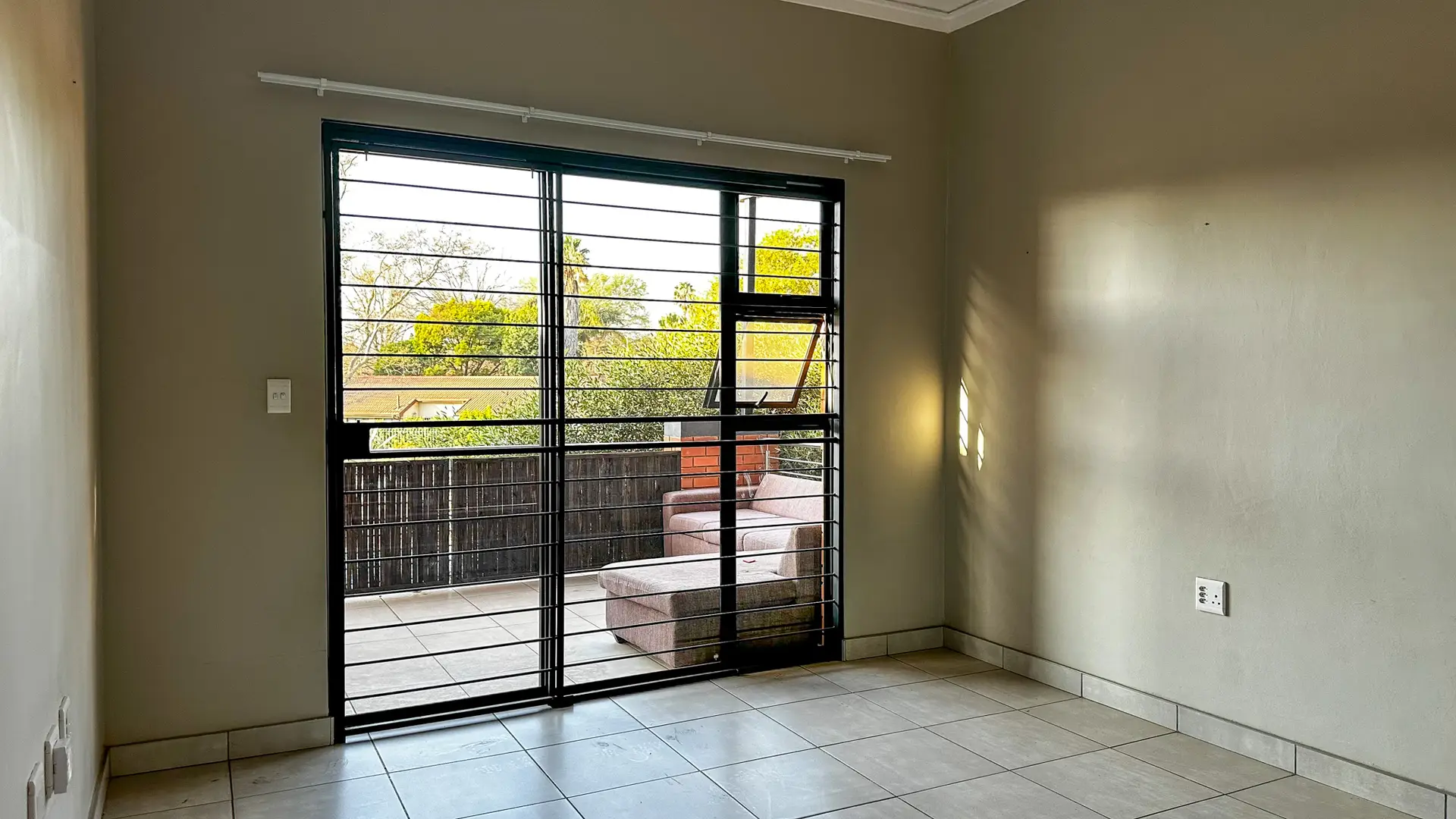 Liquidation Online Auction: 2-Bedroom 1st Floor Unit, SS IQ Rondebosch, Rietvalleirand Ext. 84, Pretoria