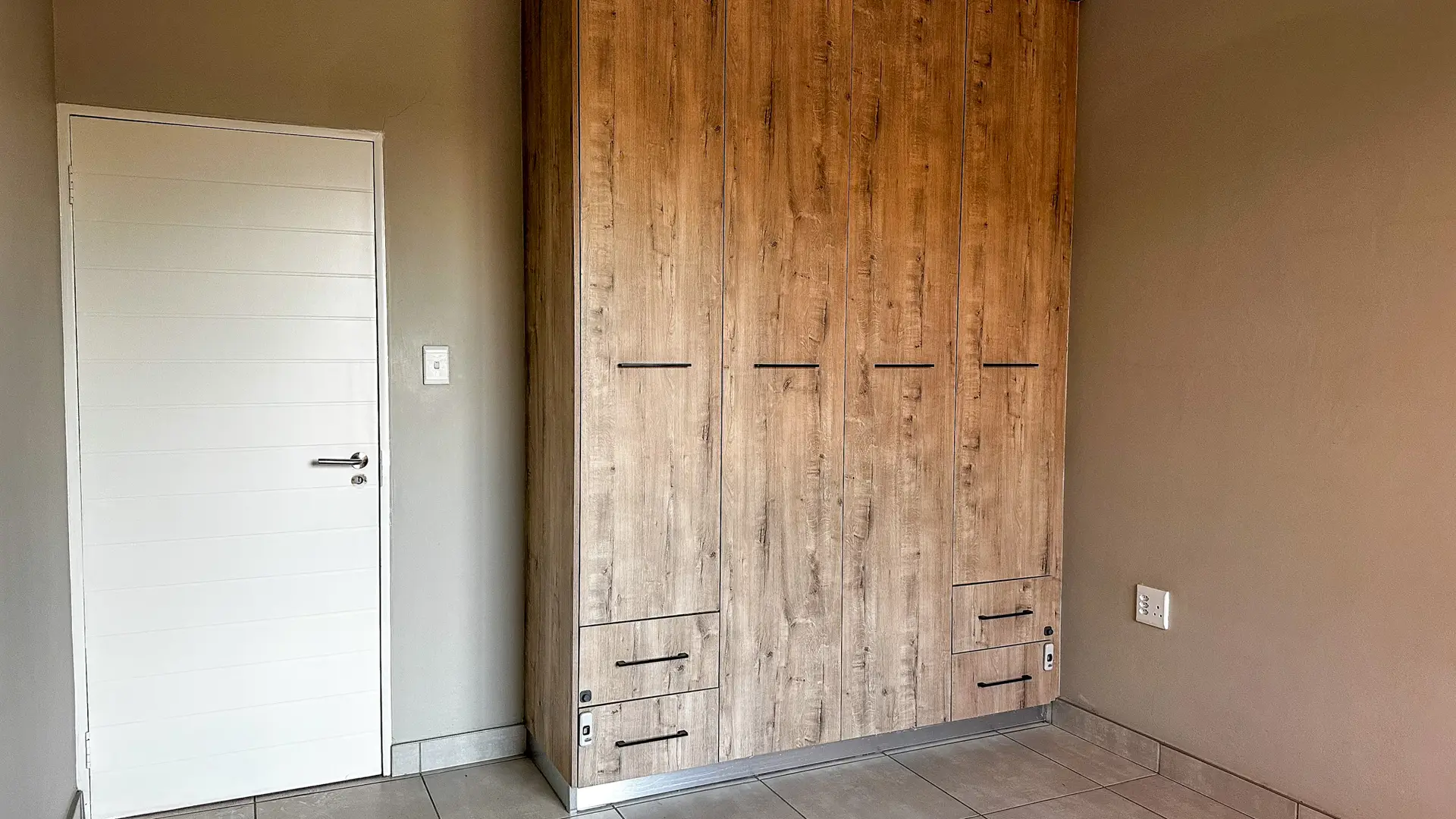 Liquidation Online Auction: 2-Bedroom 1st Floor Unit, SS IQ Rondebosch, Rietvalleirand Ext. 84, Pretoria