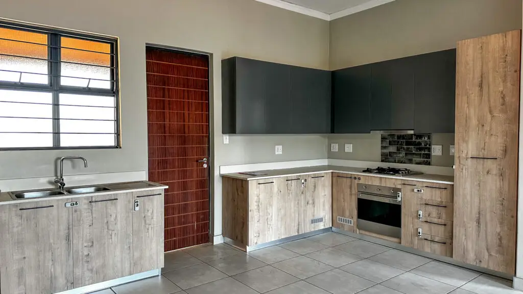 Liquidation Online Auction: 2-Bedroom 1st Floor Unit, SS IQ Rondebosch, Rietvalleirand Ext. 84, Pretoria
