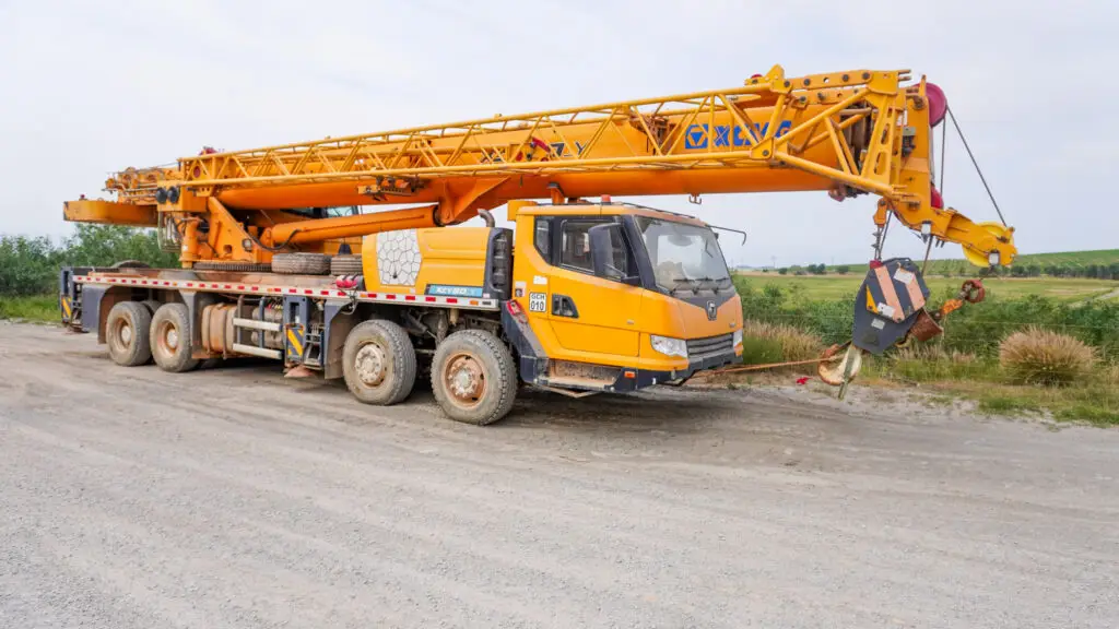 60 Ton Hydraulic Mobile Truck Crane - CPT Liquidation Auction