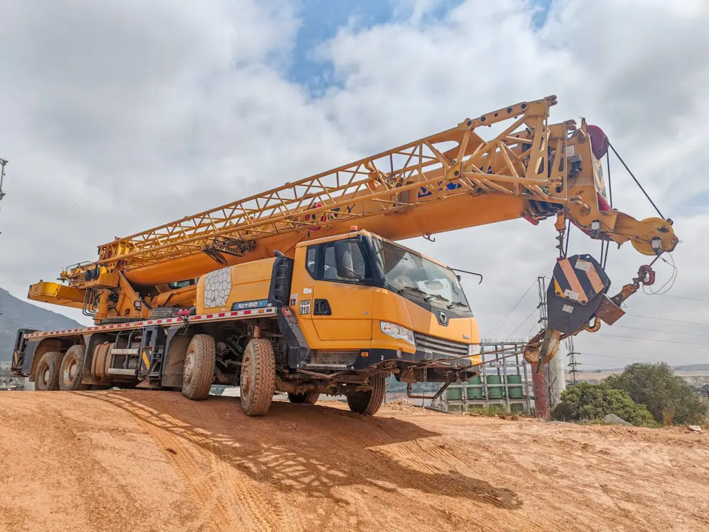 60 Ton Hydraulic Mobile Truck Crane - CPT Liquidation Auction