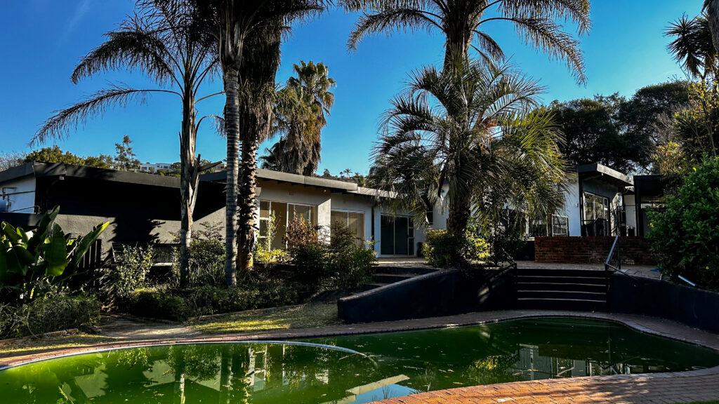 4 Bedroom House with a Garden Cottage in Constantia Kloof Roodepoort Online Auction