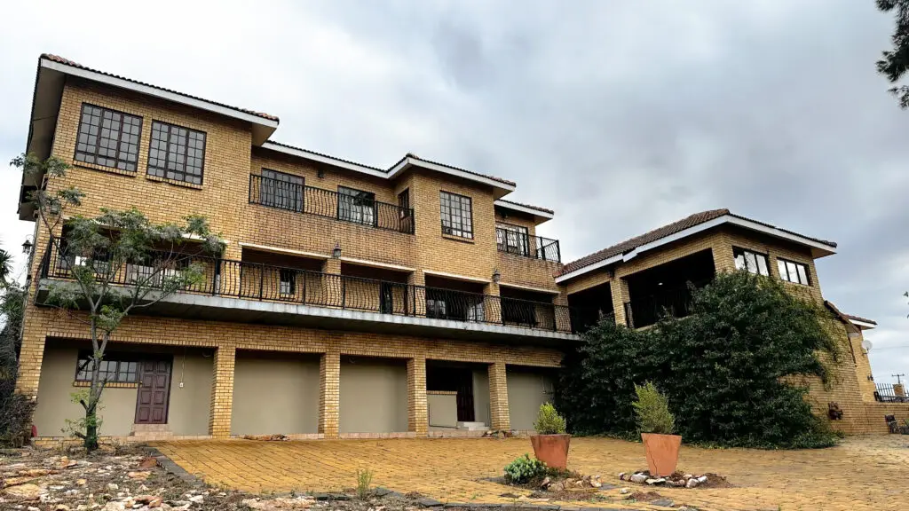 Online Liquidation Auction 4 Bedroom Double Storey House with Granny Flat Bronkhorstbaai Gauteng 