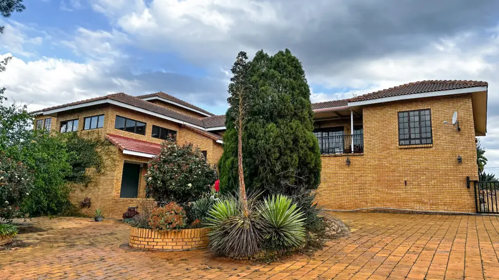 Online Liquidation Auction 4 Bedroom Double Storey House with Granny Flat Bronkhorstbaai Gauteng 