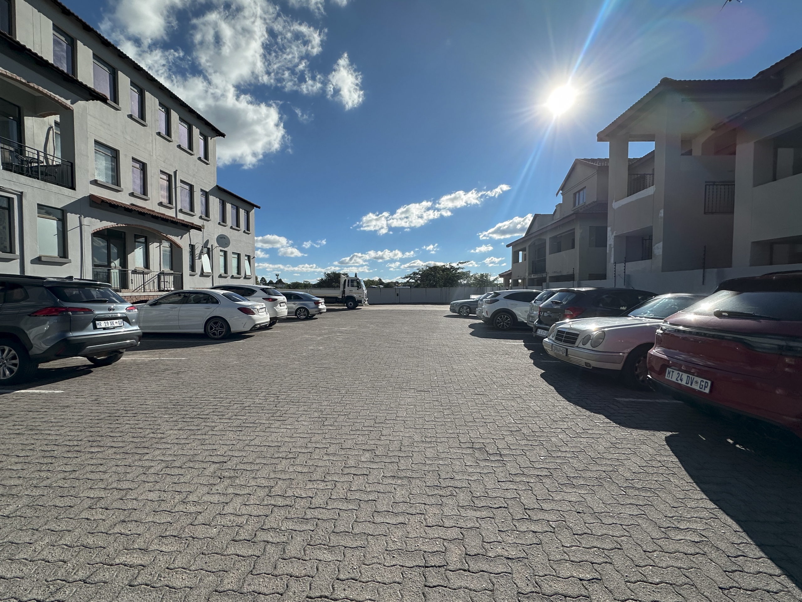 : ± 137m² Sectional title Office Unit – Grande Mirada Office Park, Erand Gardens