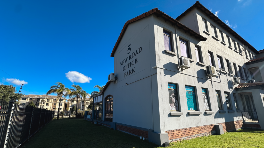 Liquidation Auction: ± 137m² Sectional title Office Unit – Grande Mirada Office Park, Erand Gardens