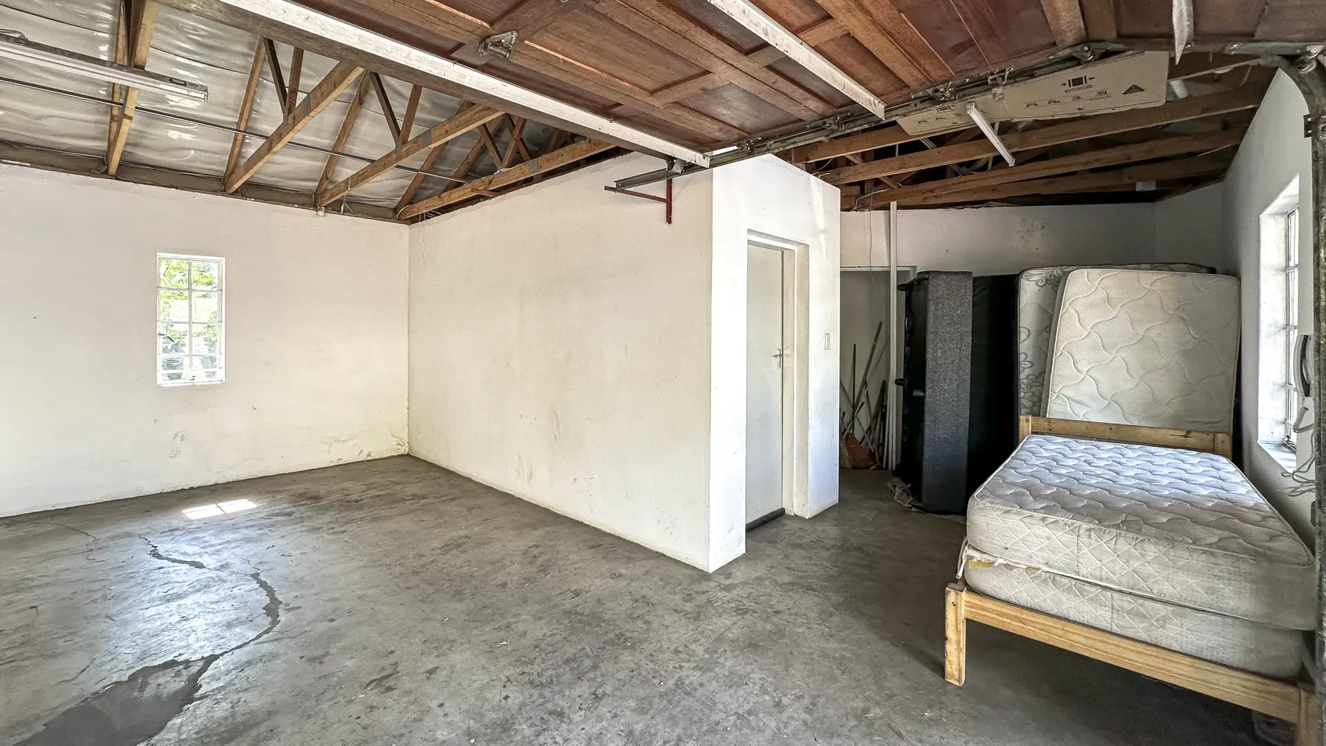 On Site Liquidation Auction: 9-Bedroom Home Gholfsig, Middelburg Ext. 8, Mpumalanga