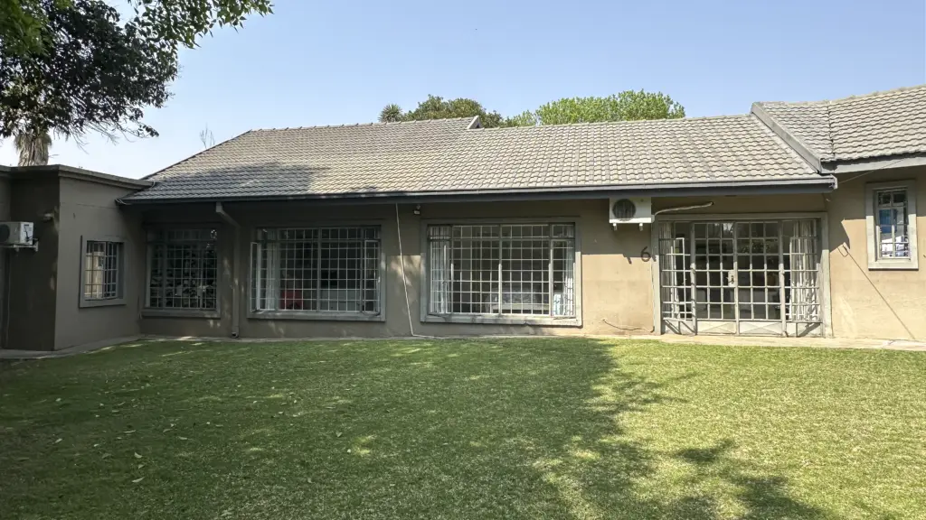 Online Liquidation Auction: 9-Bedroom Home Gholfsig, Middelburg Ext. 8, Mpumalanga