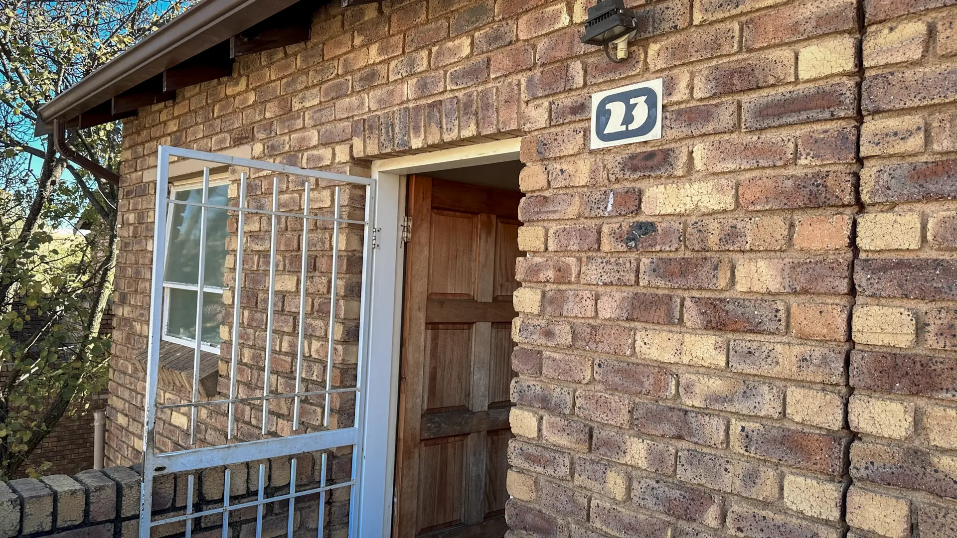 Deceased Estate Online Auction: Bachelor Flat on First Floor – SS Almeisan, Wilgeheuwel Ext. 29, Roodepoort
