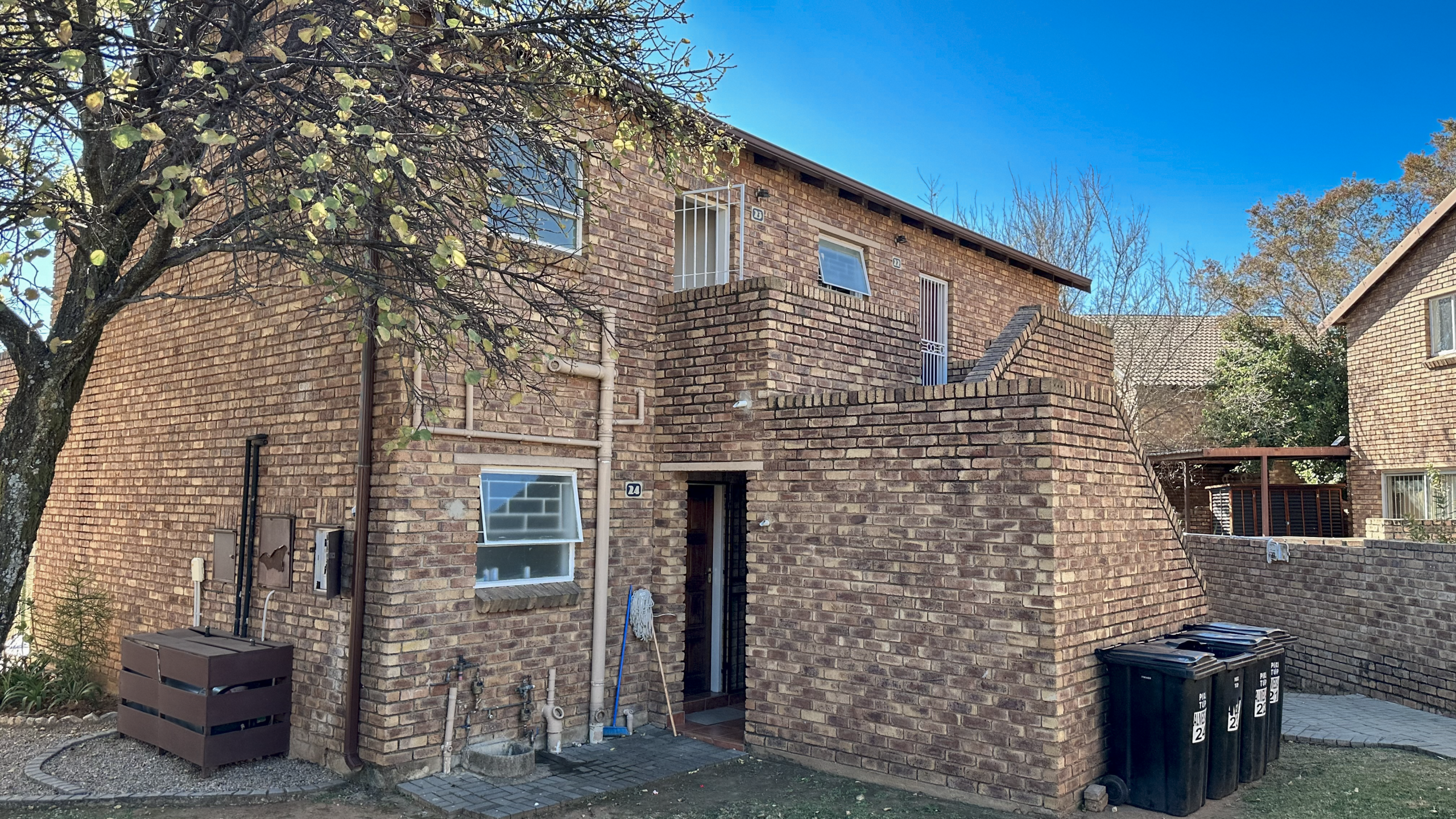 Deceased Estate Online Auction: Bachelor Flat on First Floor – SS Almeisan, Wilgeheuwel Ext. 29, Roodepoort