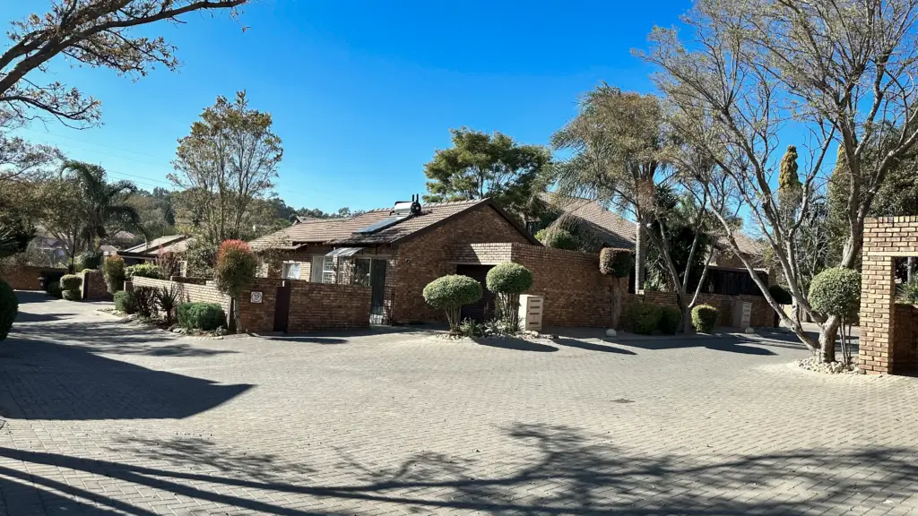 Deceased Estate Online Auction: Bachelor Flat on First Floor – SS Almeisan, Wilgeheuwel Ext. 29, Roodepoort